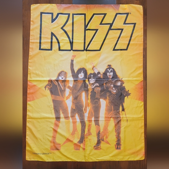 BAND ART | ✨️✨️KISS ✨️✨️Tapestry - Wall Hanging  Silk Scarf 2008 - Rock Legends - Picture 1 of 17